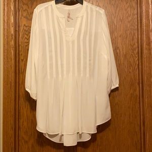 White silky Mellisa McCarthy Blouse